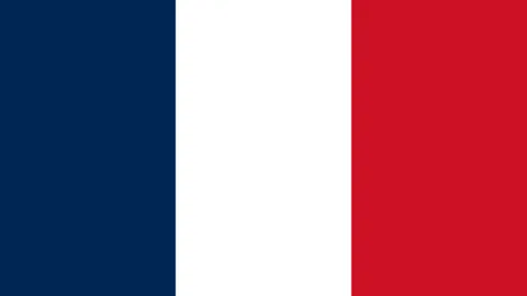 《亚冠惊现黑幕！李圣龙惨遭恶意踩踏，对手恶劣行为却逍遥法外，媒体怒揭真相》