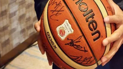 北京日报：首钢首侨女篮赛季首败报道出炉